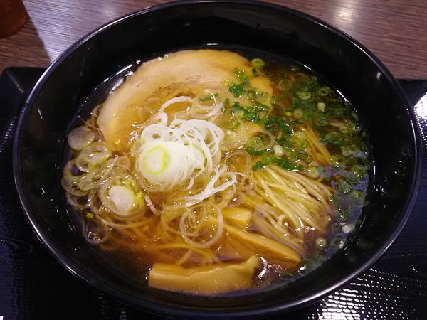 「醤油らぁ麺880円」@らぁ麺MORIZUMIの写真
