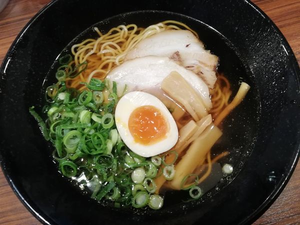 「しょうゆらーめん」@まるはちラーメンの写真