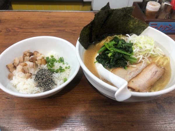 「濃厚豚骨醤油 大盛無料 ライス無料 750円」@麺屋 小桜の写真