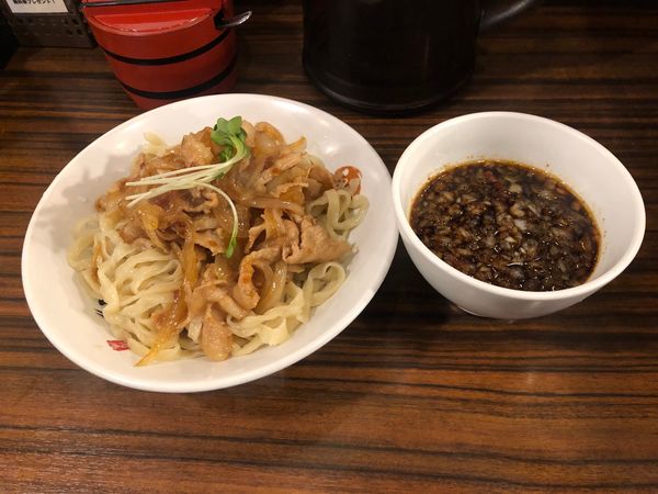 「肉盛りつけ麺」@魁 肉盛りつけ麺 六代目けいすけの写真