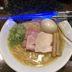 秋田県産地鶏白湯醤油らぁめん&釜揚げしらすご飯