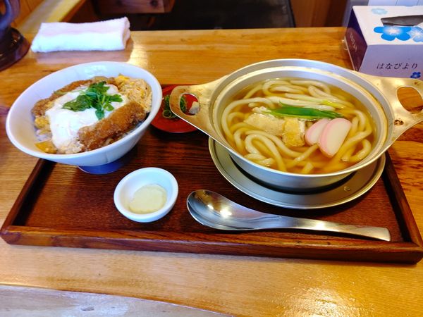 「日替わりランチ(カツ丼・かけうどん)750円」@正直屋の写真
