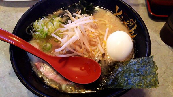 「塩ラーメン(673円)」@豚骨ラーメン専門店 とんちゃん 鎌ヶ谷店の写真