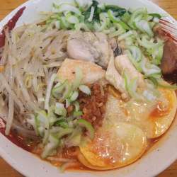 カキとサーモンのバジルソースラーメン
