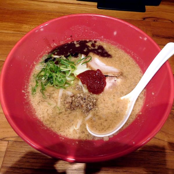 「【冬季限定】味噌赤丸（税別 890円）麺の固さ：ふつう」@一風堂 セレオ八王子店の写真