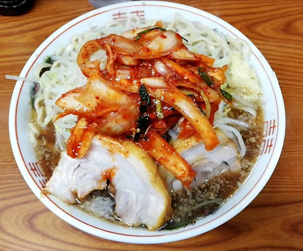 「ラーメン 780円 ＋ ニラキムチ 100円」@ラーメン二郎 亀戸店の写真