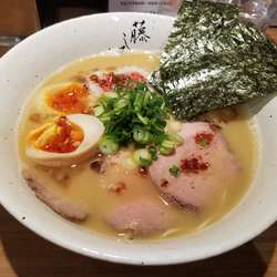 特製鶏白湯ラーメン¥980