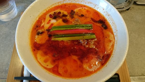 「担々麺（900円くらい）」@ラーメンクワトロの写真