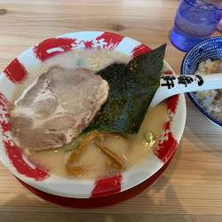 白とんこつラーメン700円