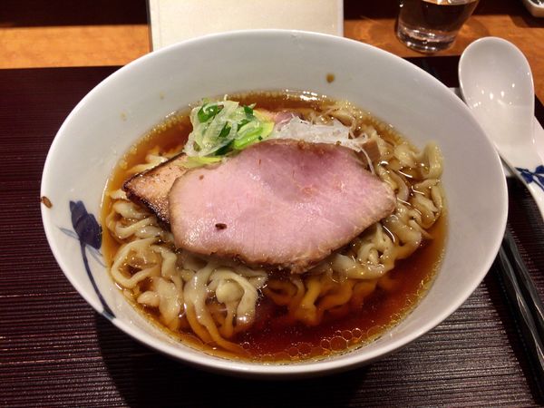 「醤油(中太手もみ麺) 800円」@麺 みつヰの写真