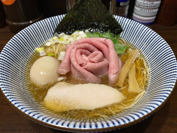 「特製白醤油煮干しそば」@寿製麺 よしかわ 西台駅前店の写真