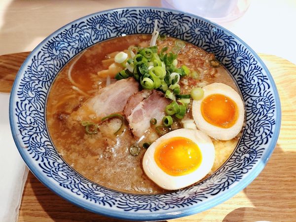 「スペシャル醤油ラーメン」@すわき後楽中華そば 大阪城店の写真