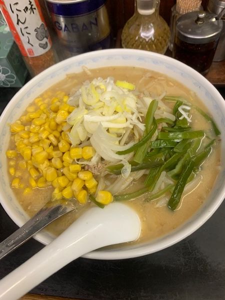 「みそラーメン750円 中盛50円 コーン100円」@わかいの写真