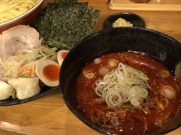「辛味味噌つけ麺辛味MAX＋特製」@つけ麺屋 やすべえ 赤坂店の写真