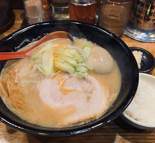 「味噌（並･野菜少な目￥880）他」@麺処 花田 上野店の写真