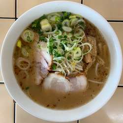 ラーメン (770円)