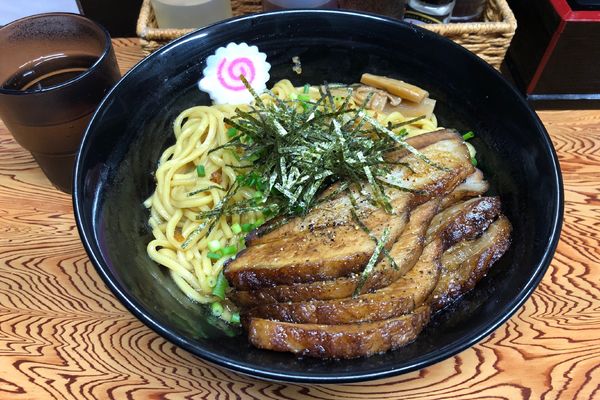 「醤油(大)750円+肉250円」@油濱 新狭山店の写真