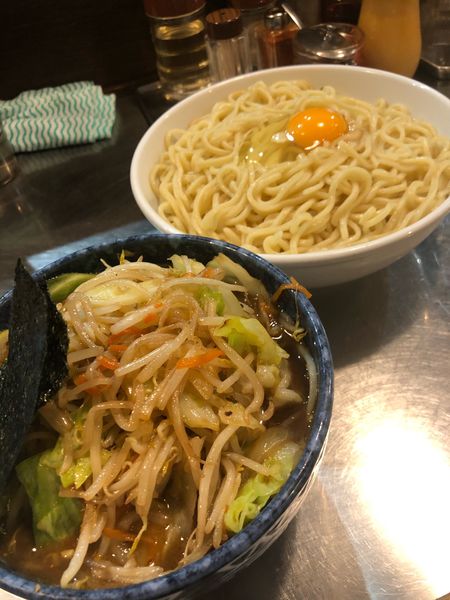 「あつ野菜1150円中盛100円生卵50円」@滝野川大勝軒の写真