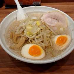 しょうゆ味玉子らーめん850円