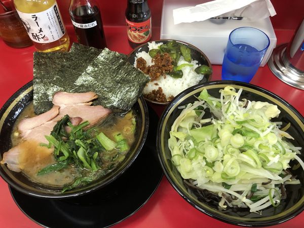 「ラーメン、ミックス野菜、銀シャリバー」@家系ラーメン王道 いしい 市原五井店の写真