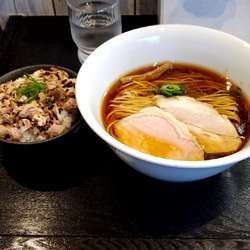 醤油そば+切れ端肉ごはん