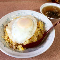 五目チャーハン(720円)