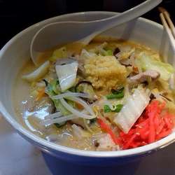 2020年1月限定「塩豚こつ牛もつらーめん」900円