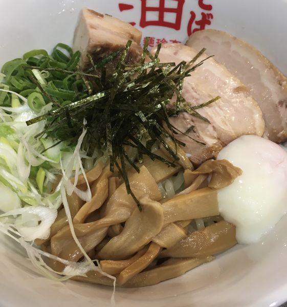 「特製油そば並盛り」@東京麺珍亭本舗 四谷四丁目店の写真