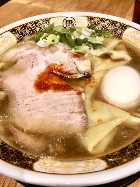 「すごい煮干しラーメン」@すごい煮干ラーメン凪 五反田西口店の写真