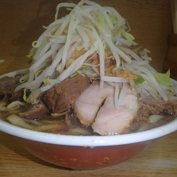 「小ラーメン豚入り850円ヤサイニンニクアブラ」@ラーメン二郎 環七新新代田店の写真