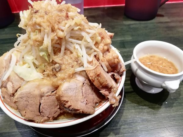 「ラーメン＋豚マシマシ」@らーめん 豚島の写真
