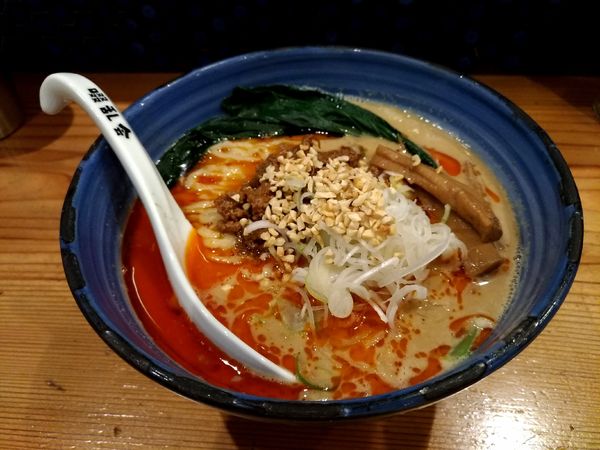 「胡麻ダレ担々麺」@自家製麺 啜乱会の写真