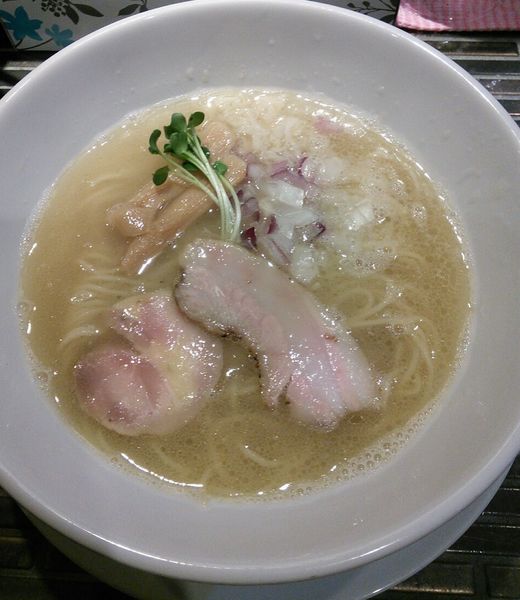 「【限定】貝出汁鶏白湯そば　８５０円」@noodles kitchen GUNNERS 新丸子店の写真