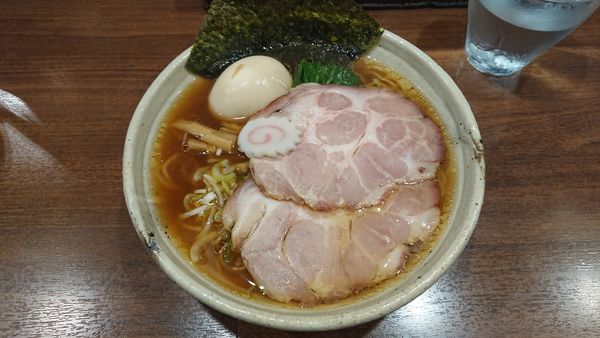 「特製醤油らーめん 980円 + チャーシューごはん 270円」@らーめん 一郎の写真