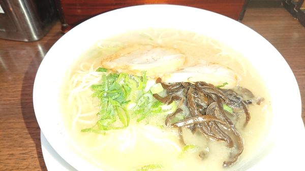 「博多ラーメン白(650円)」@博多ラーメン ミツ屋の写真