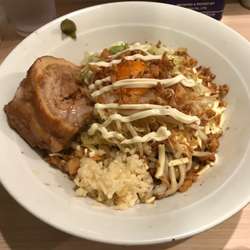 ラーメン汁なし（250g）+チーズ、全マシ