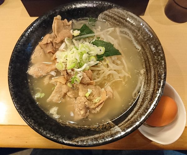 「旨トロ肉玉そば(白)750円」@麺や きたじまの写真