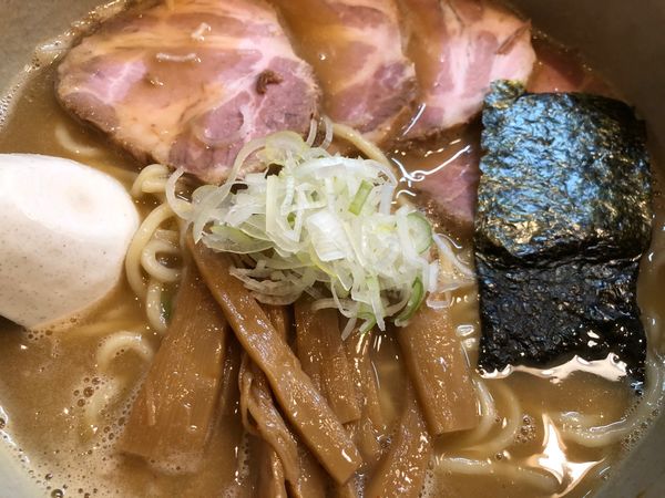 「らーめん（大）＋チャーシュー」@麺屋吉左右の写真