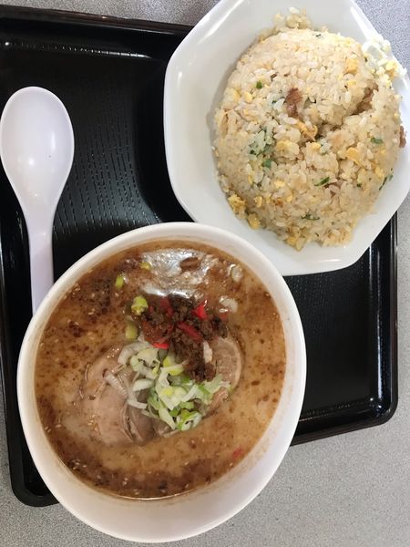「炒飯半ラーメン　858円」@5匹のこぶたの写真
