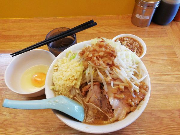 「ラーメン¥800　生卵¥50」@ラーメン荘 夢を語れの写真