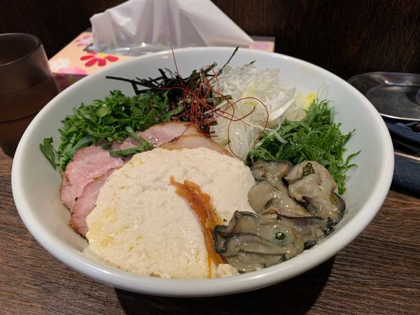 「白子豆コンフィをトッピングした和風贅沢味噌まぜそば」@自家製麺 コトホギの写真
