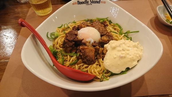 「牛煮込みまぜそば Wのせ」@Noodle Stand Tokyoの写真