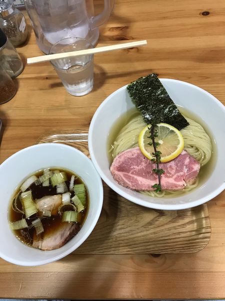「昆布水醤油つけそば 900円、麺増し 100g 100円」@アメノオトの写真