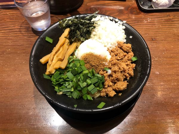 「まぜそば　大盛り」@風見鶏 本店の写真