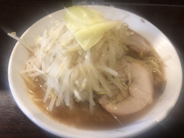 「ラーメン・ヤサイ・ニンニク少し（850円）」@ピコピコポンの写真