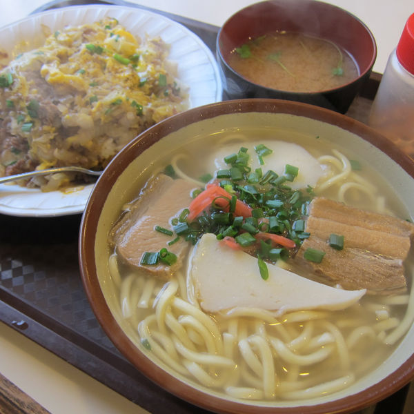 「ちゃんぽん（三笠風）650円 + 沖縄そば 600円」@お食事処 三笠 松山店の写真