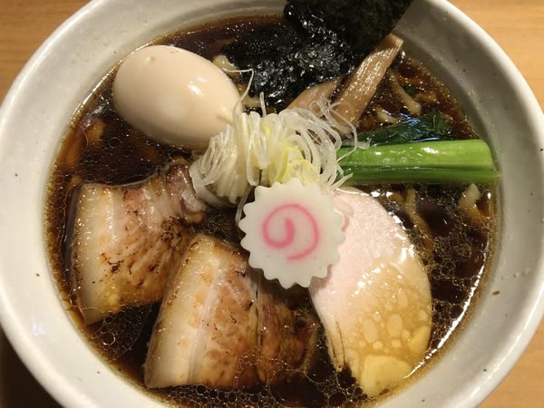 「味玉醤油らぁめん、大盛」@自家製手打ち麺 粋やの写真
