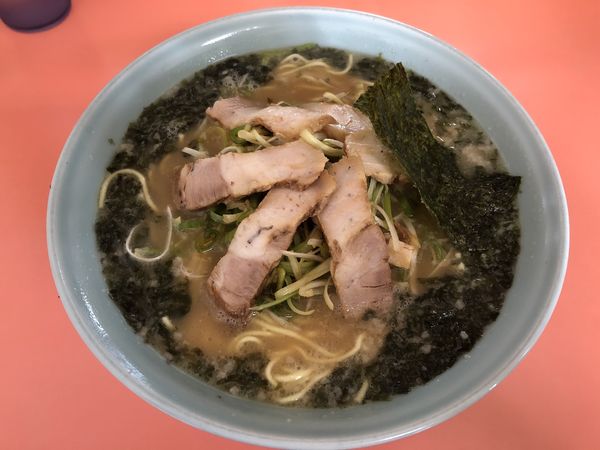 「ネギチャーシュー(中)＋岩のり」@ラーメンショップ 日向店の写真