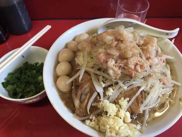 「ラーメン少なめ青ネギうずら」@ラーメン二郎 西台駅前店の写真