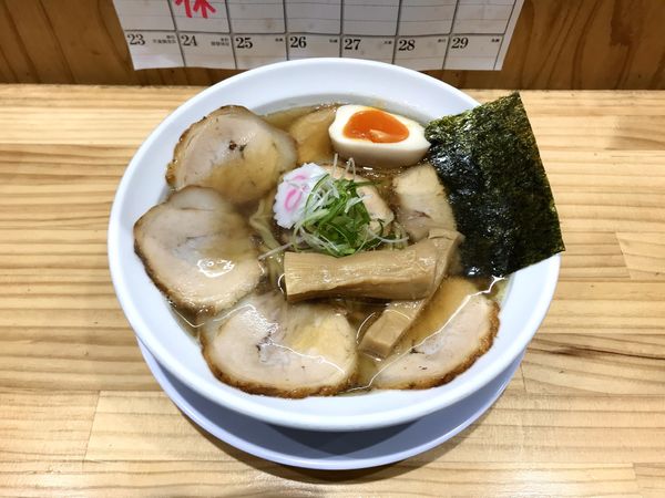 「焼き煮干しチャーシュー麺」@宮裏交差店の写真